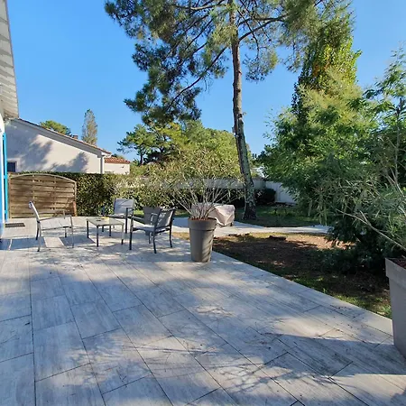 Maison Rénovée Près De La Avec Jardin, Wi-fi Et 4 - Fr-1-476-85 La Faute-sur-Mer